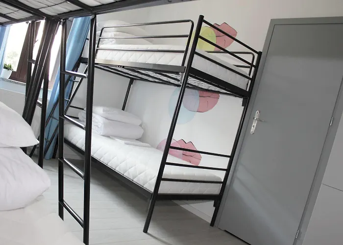 بيت شباب Soda & *